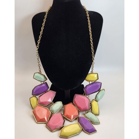 Avon‎ MARK Brand HUGE Pastel Mulicolor Gold Tone BIB Fashion Necklace 19 Inch - Picture 1 of 6